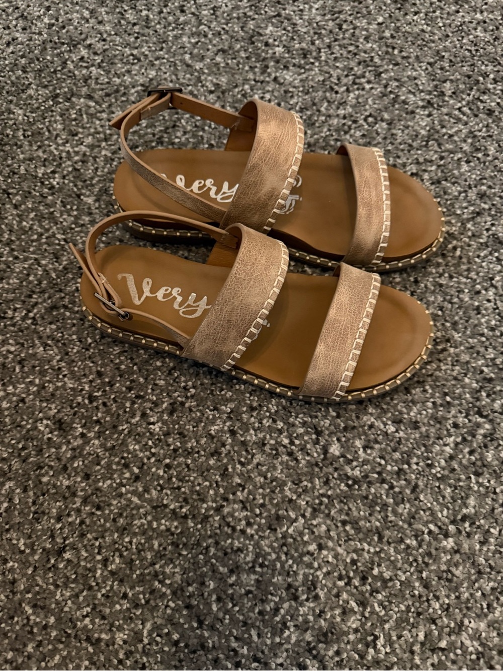 Womens very g sandals size 7
